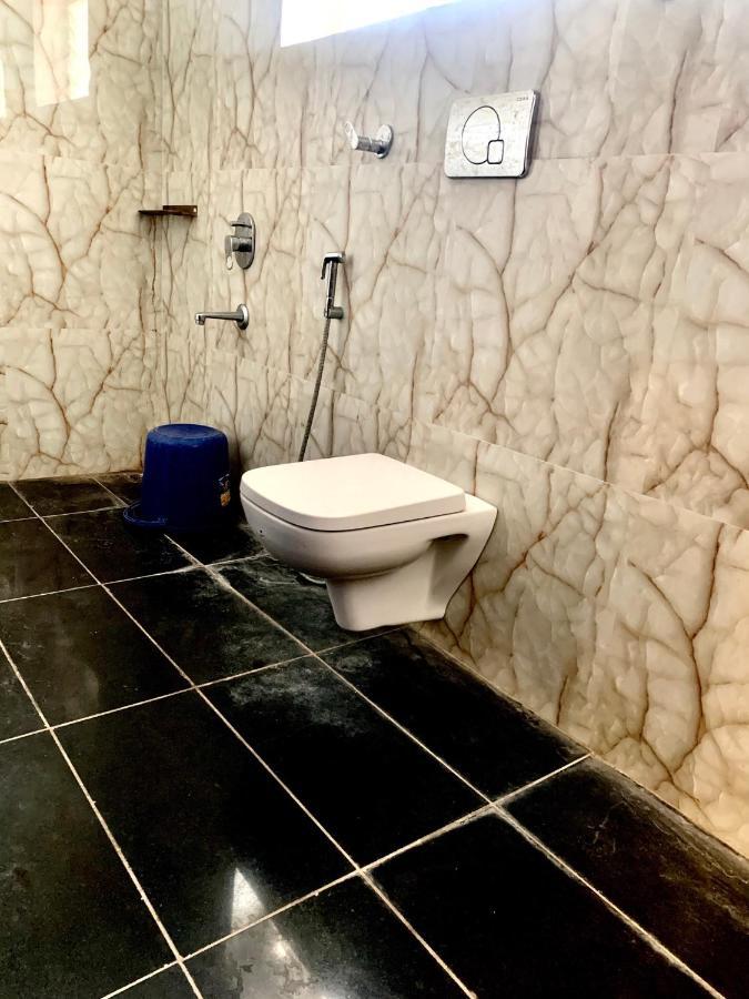 Meridian Castle Hotel Пондичери Екстериор снимка