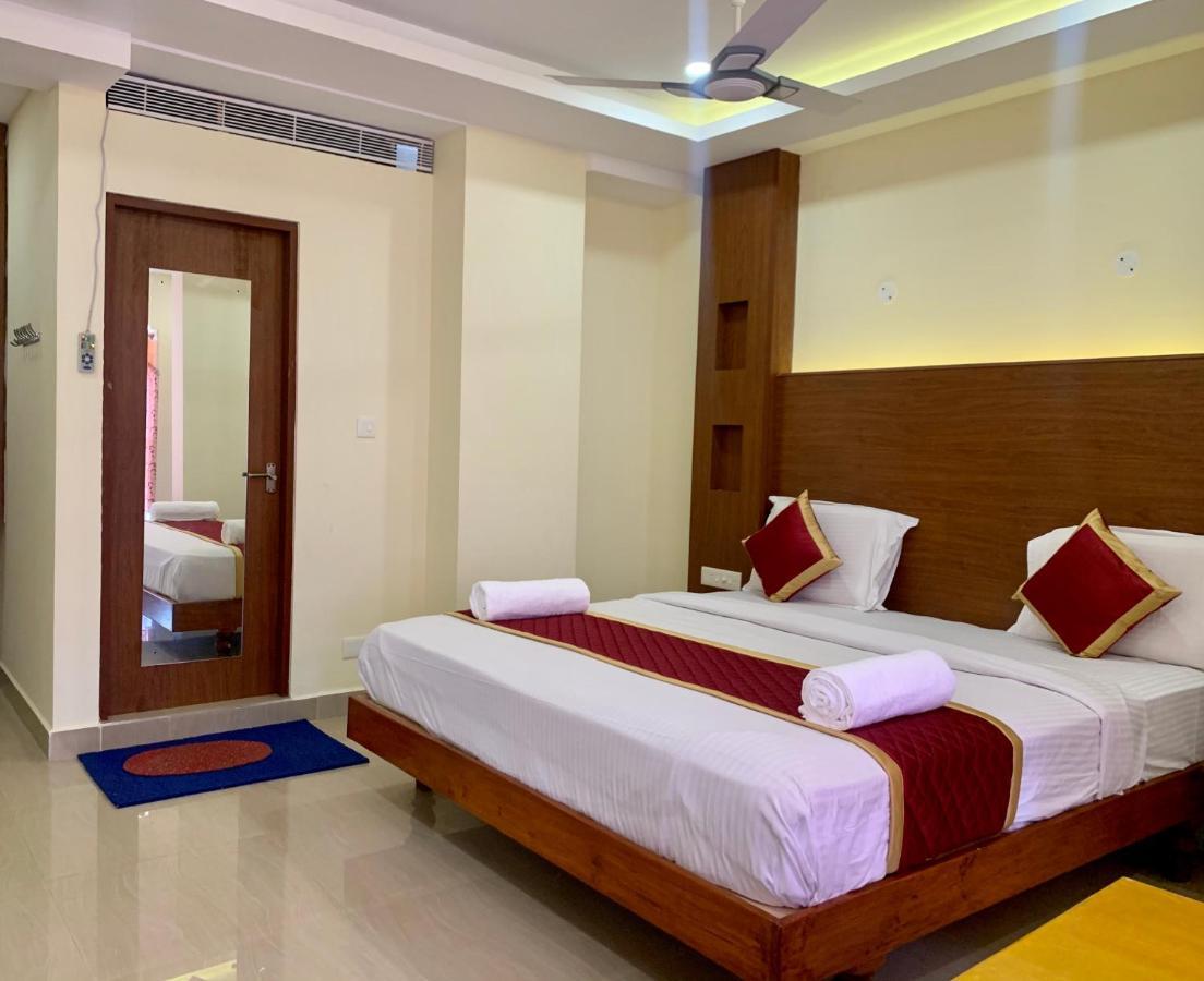 Meridian Castle Hotel Пондичери Екстериор снимка
